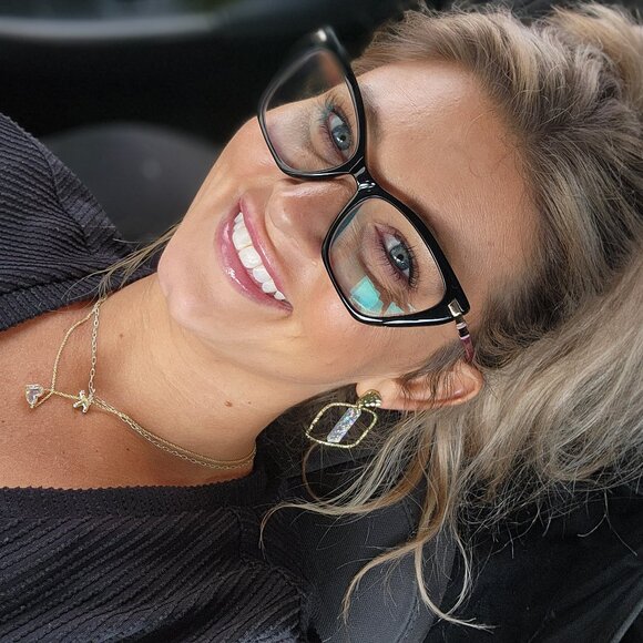 Meet your Posher, Kristin - Picture 1 of 1